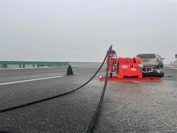 五常马路路基路面开裂下沉注浆加固灌浆